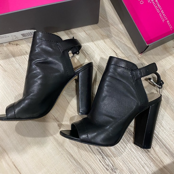Vince Camuto Black Leather Open Toe Buckle Back Heel, Size 5.5, Good Condition - Picture 2 of 13